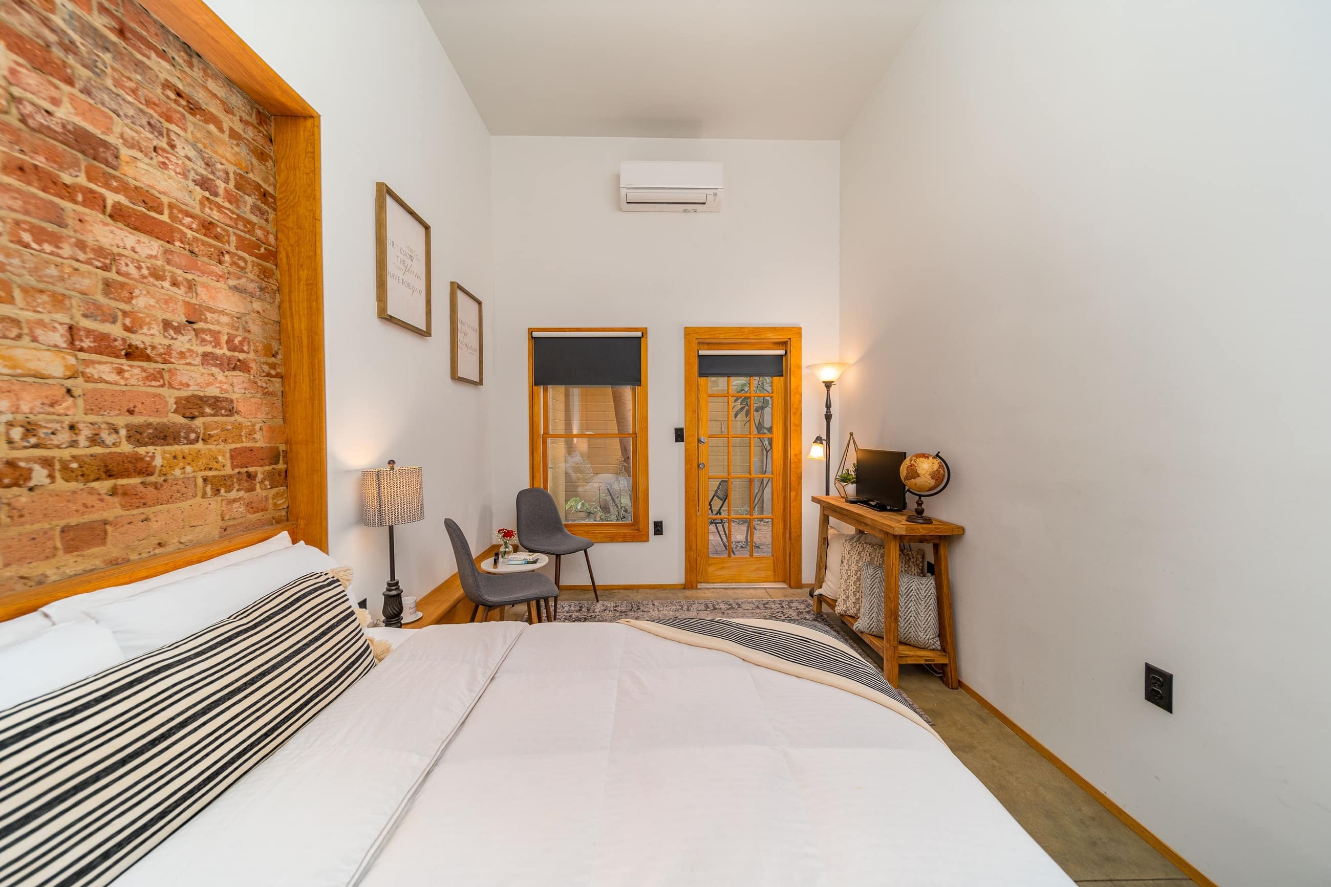 September Room Book and Table Inn